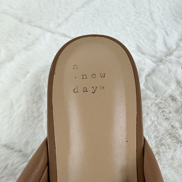 A New Day Women's Sandals Toe Strap Block Heel Brown Size 9.5 - Picture 4 of 7